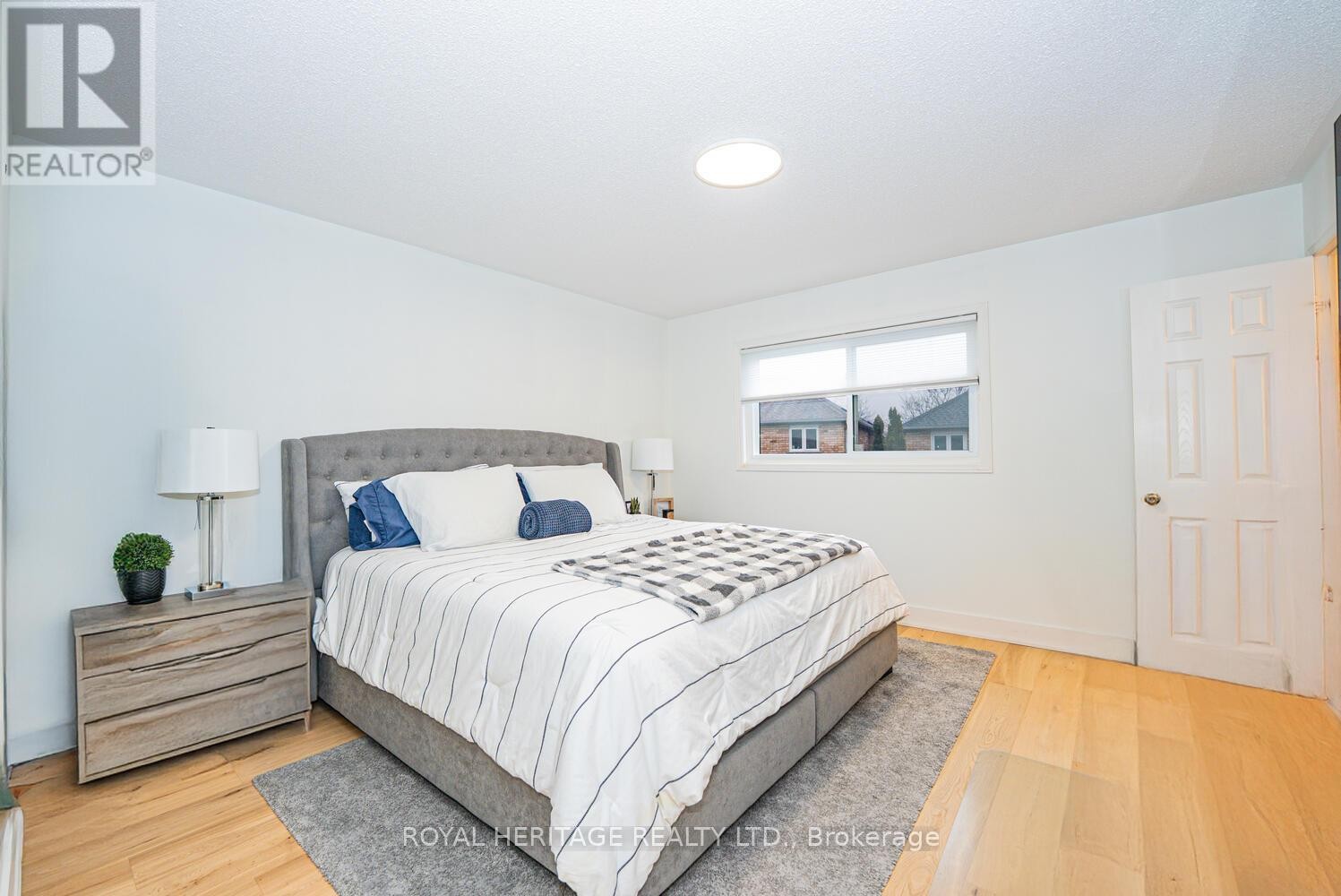 












27 OPERA PLACE N

,
Vaughan (East Woodbridge),




Ontario
L4L8Y8

