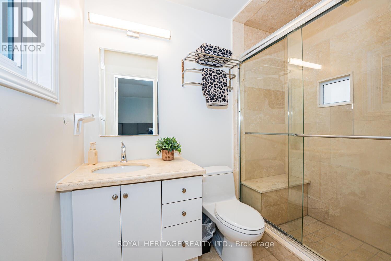 












27 OPERA PLACE N

,
Vaughan (East Woodbridge),




Ontario
L4L8Y8

