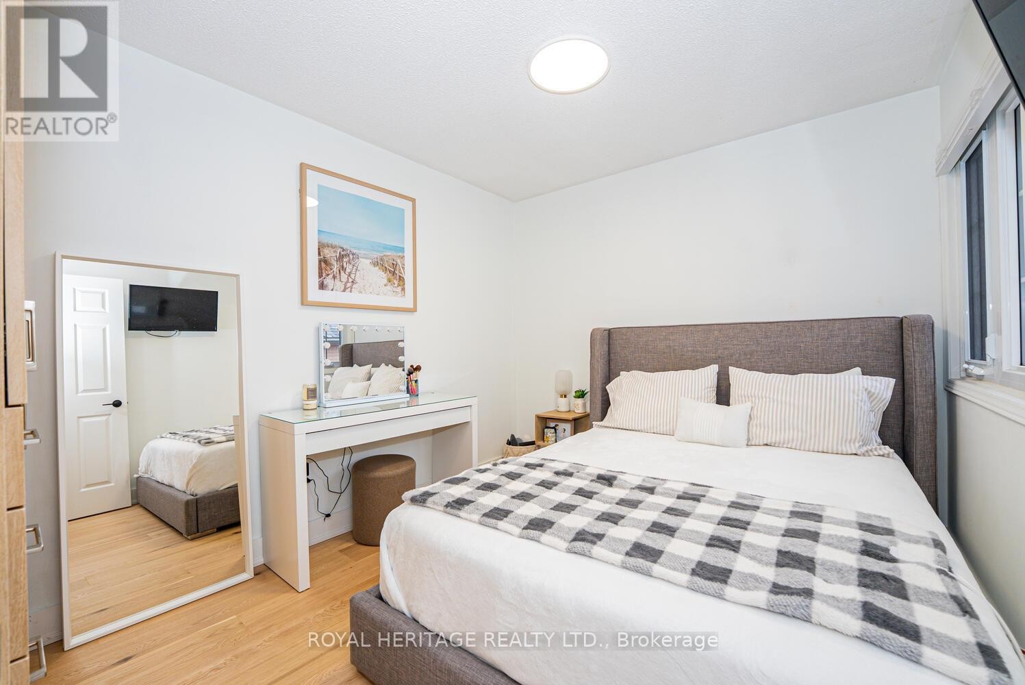 












27 OPERA PLACE N

,
Vaughan (East Woodbridge),




Ontario
L4L8Y8

