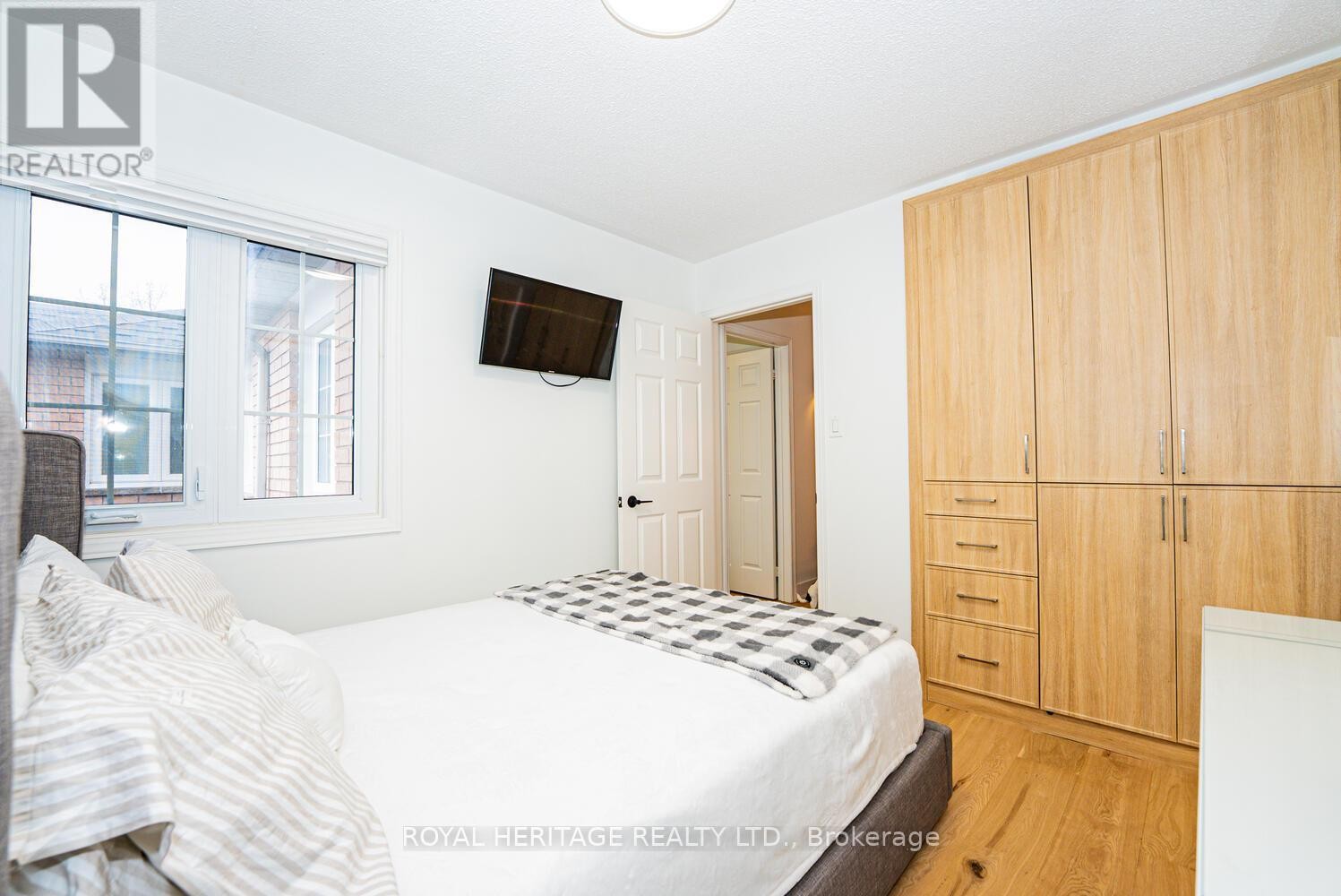 












27 OPERA PLACE N

,
Vaughan (East Woodbridge),




Ontario
L4L8Y8

