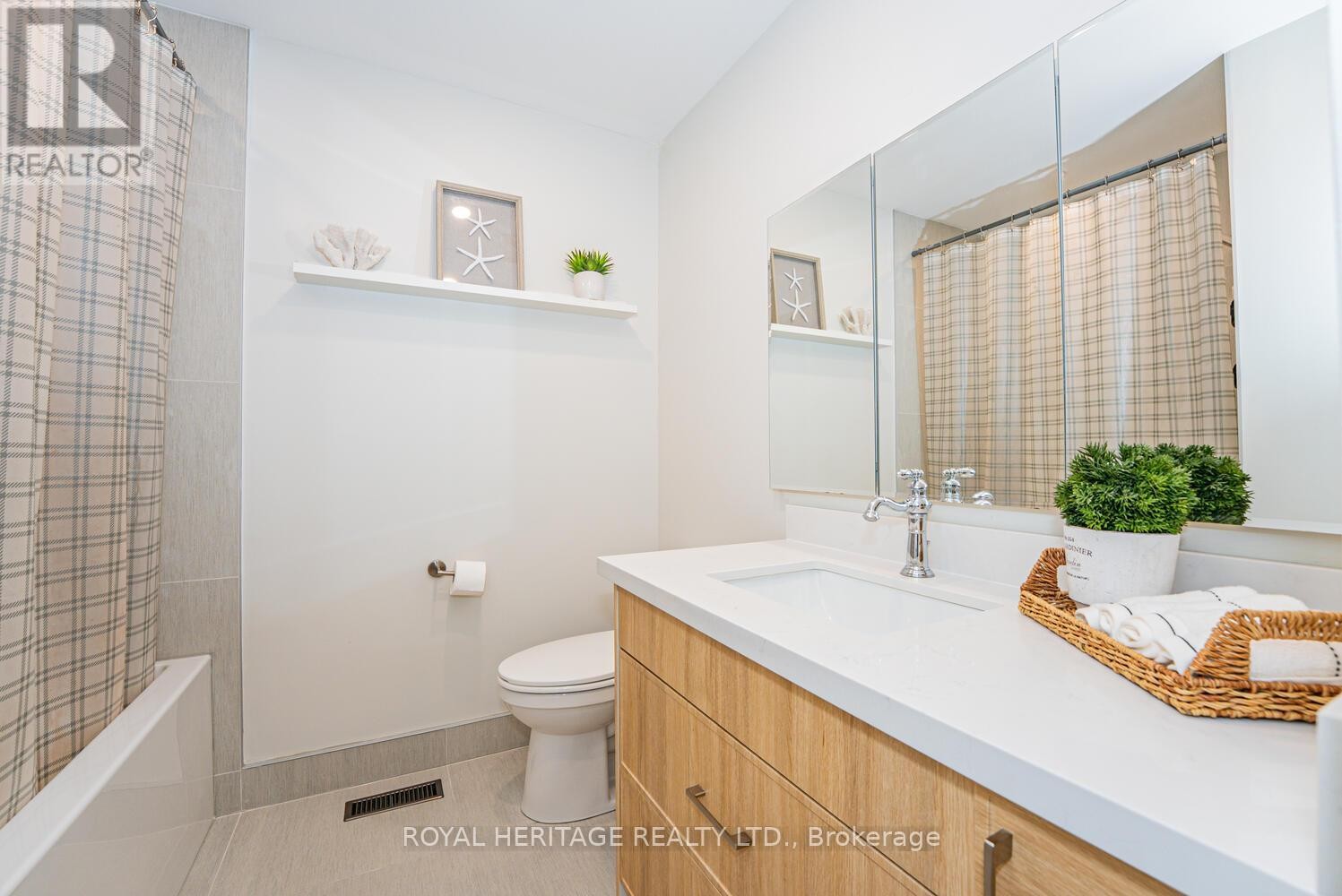 












27 OPERA PLACE N

,
Vaughan (East Woodbridge),




Ontario
L4L8Y8

