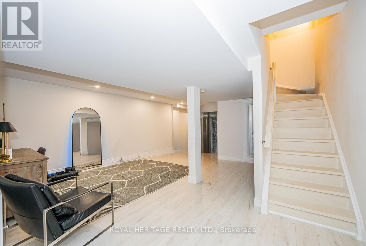 












27 OPERA PLACE N

,
Vaughan (East Woodbridge),




Ontario
L4L8Y8

