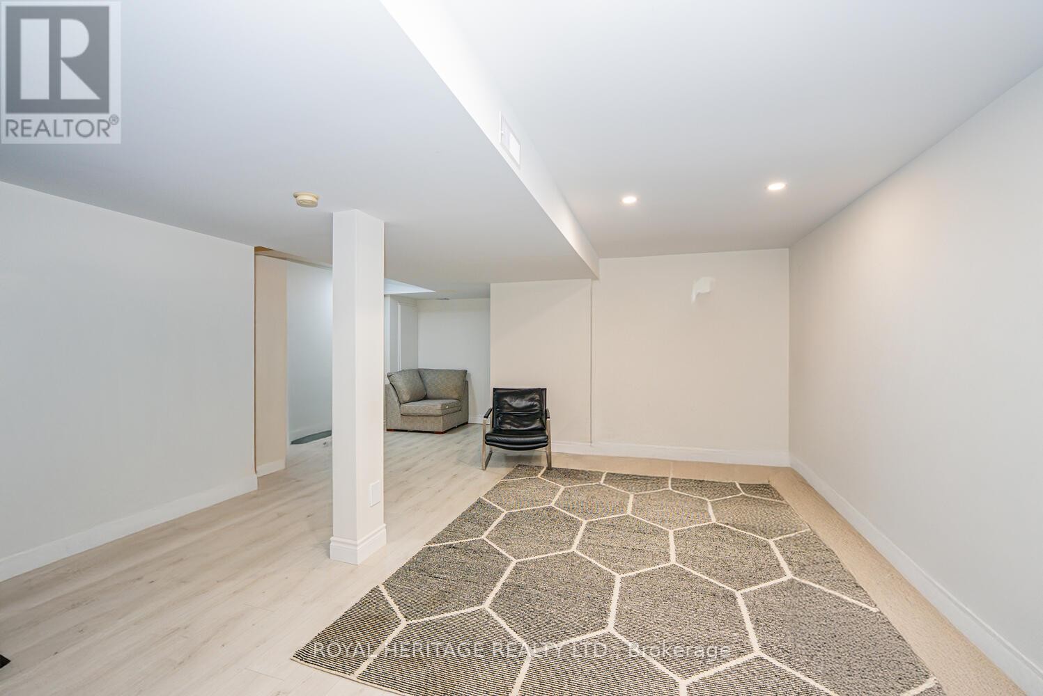 












27 OPERA PLACE N

,
Vaughan (East Woodbridge),




Ontario
L4L8Y8

