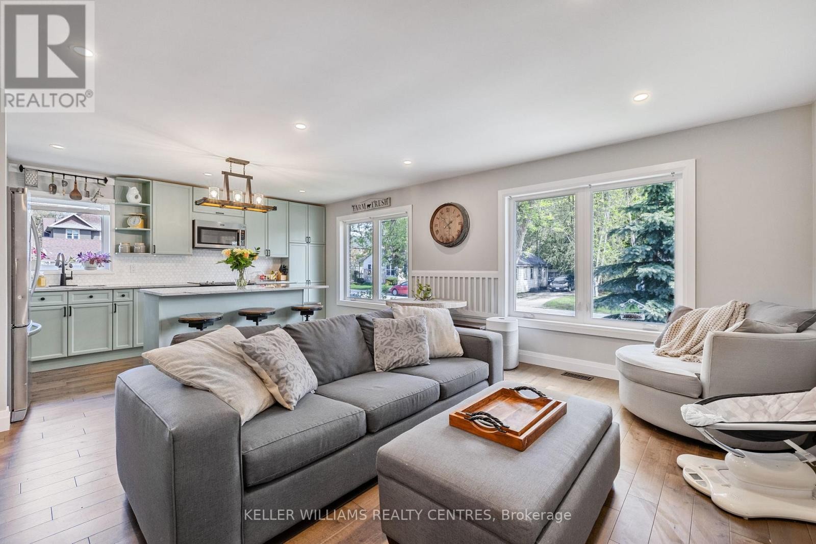 












4 SELBY STREET

,
Innisfil (Cookstown),




Ontario
L0L1L0

