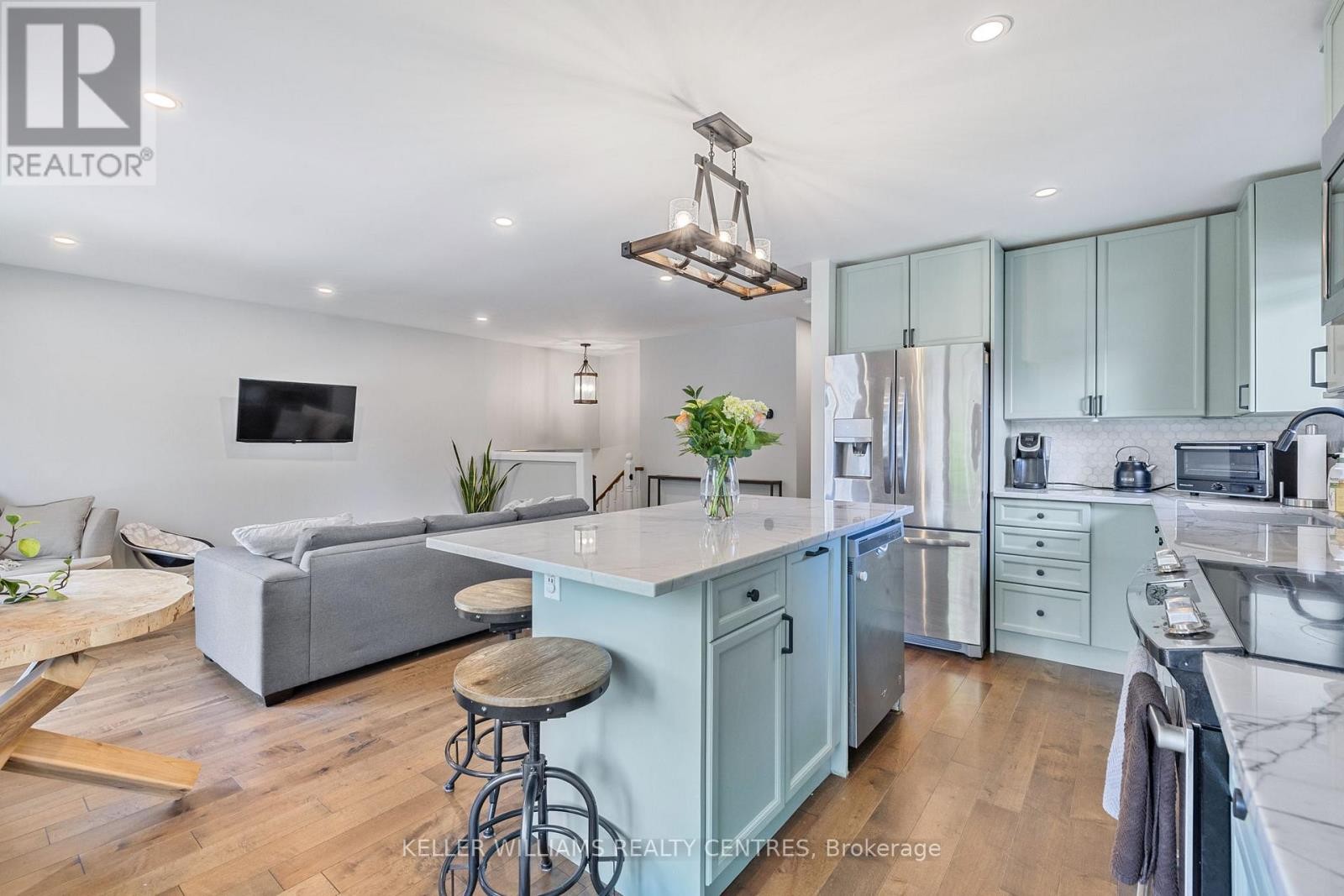 












4 SELBY STREET

,
Innisfil (Cookstown),




Ontario
L0L1L0

