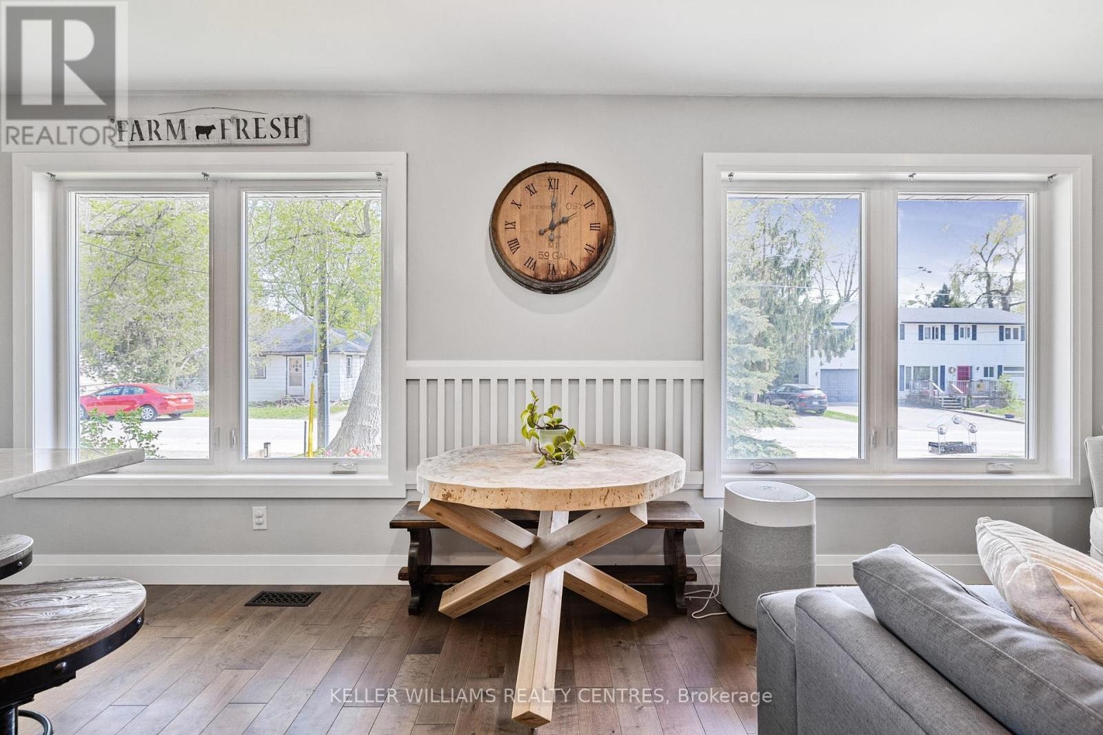 












4 SELBY STREET

,
Innisfil (Cookstown),




Ontario
L0L1L0

