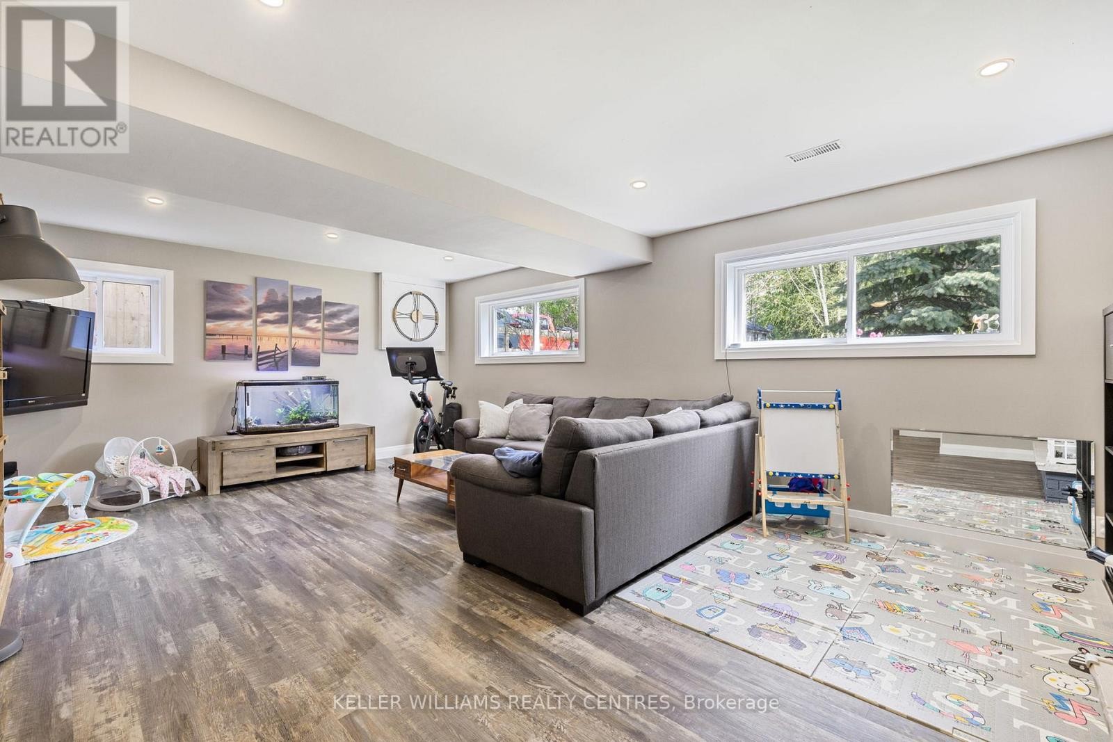 












4 SELBY STREET

,
Innisfil (Cookstown),




Ontario
L0L1L0

