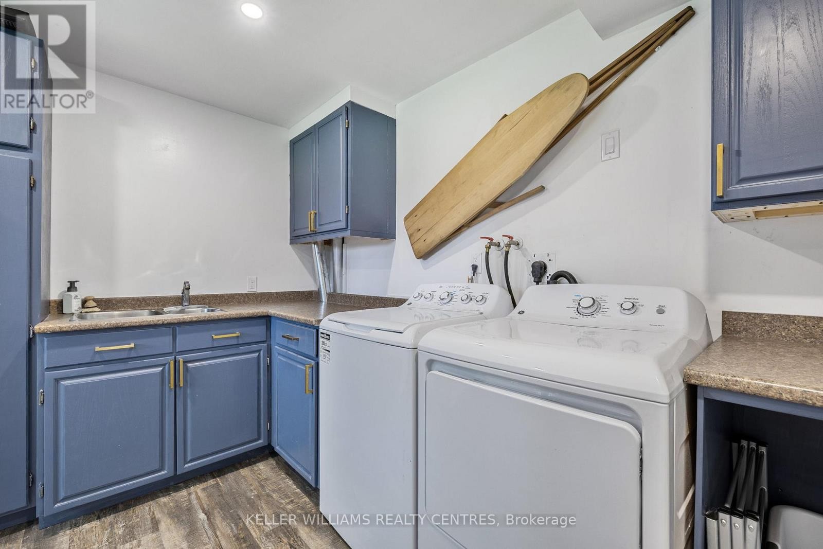 












4 SELBY STREET

,
Innisfil (Cookstown),




Ontario
L0L1L0

