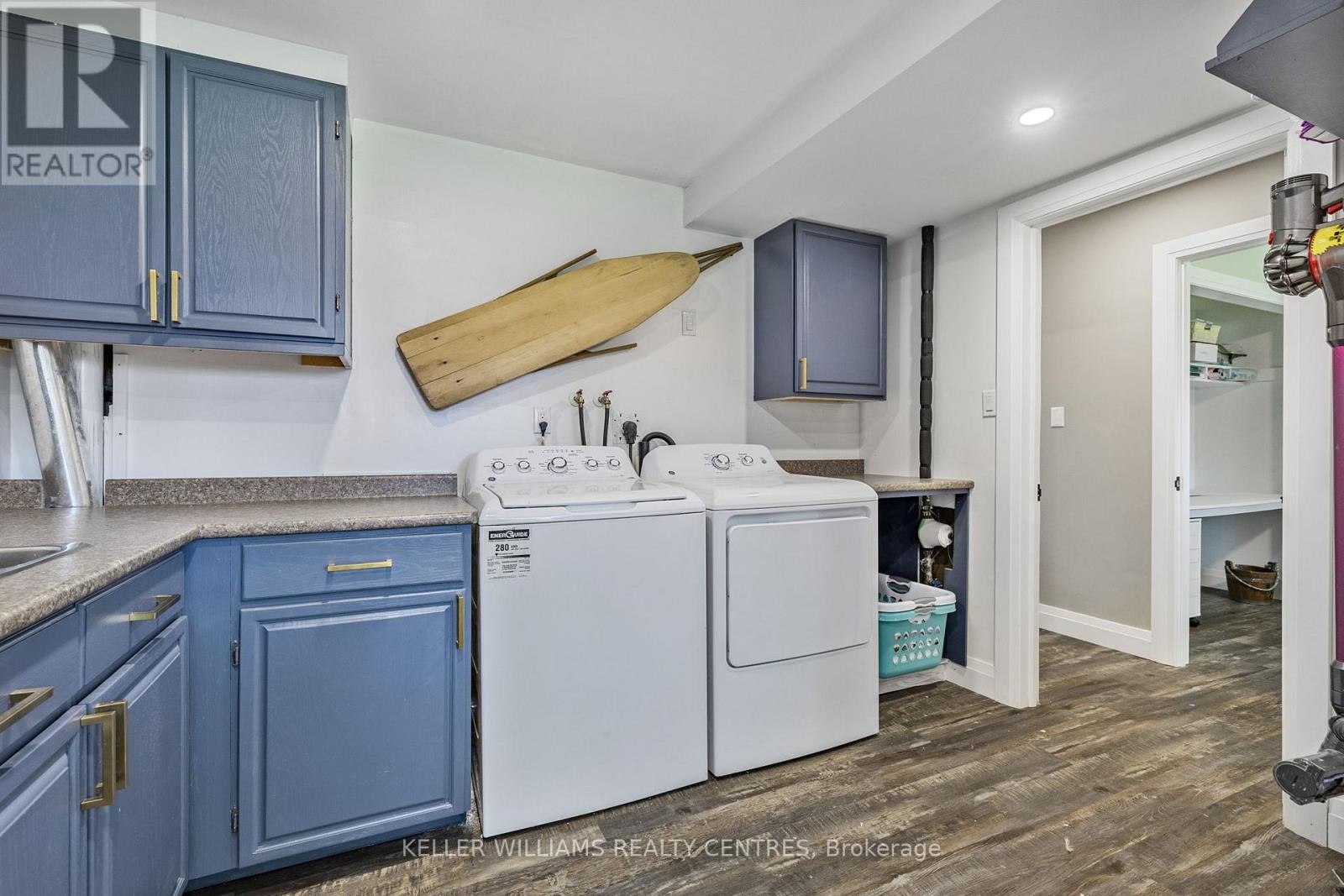 












4 SELBY STREET

,
Innisfil (Cookstown),




Ontario
L0L1L0

