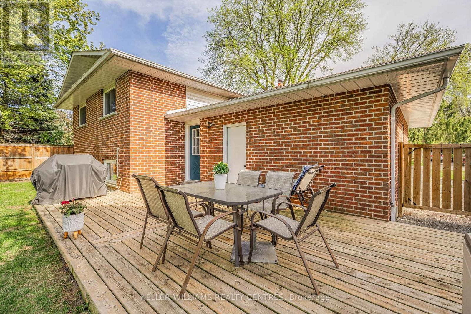 












4 SELBY STREET

,
Innisfil (Cookstown),




Ontario
L0L1L0

