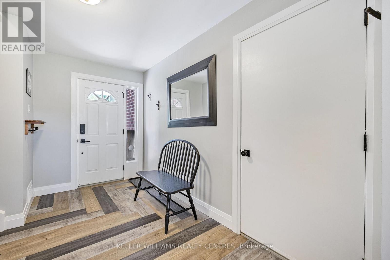 












4 SELBY STREET

,
Innisfil (Cookstown),




Ontario
L0L1L0

