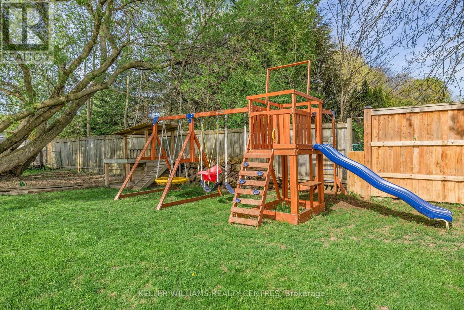 












4 SELBY STREET

,
Innisfil (Cookstown),




Ontario
L0L1L0

