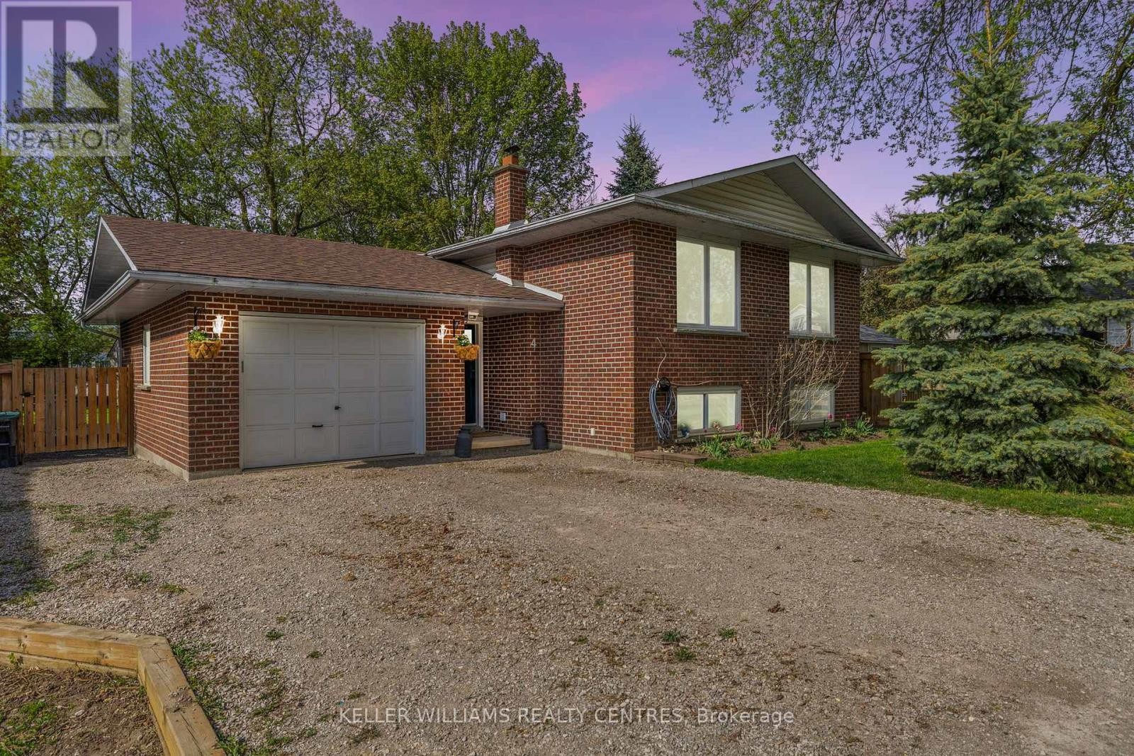 












4 SELBY STREET

,
Innisfil (Cookstown),




Ontario
L0L1L0

