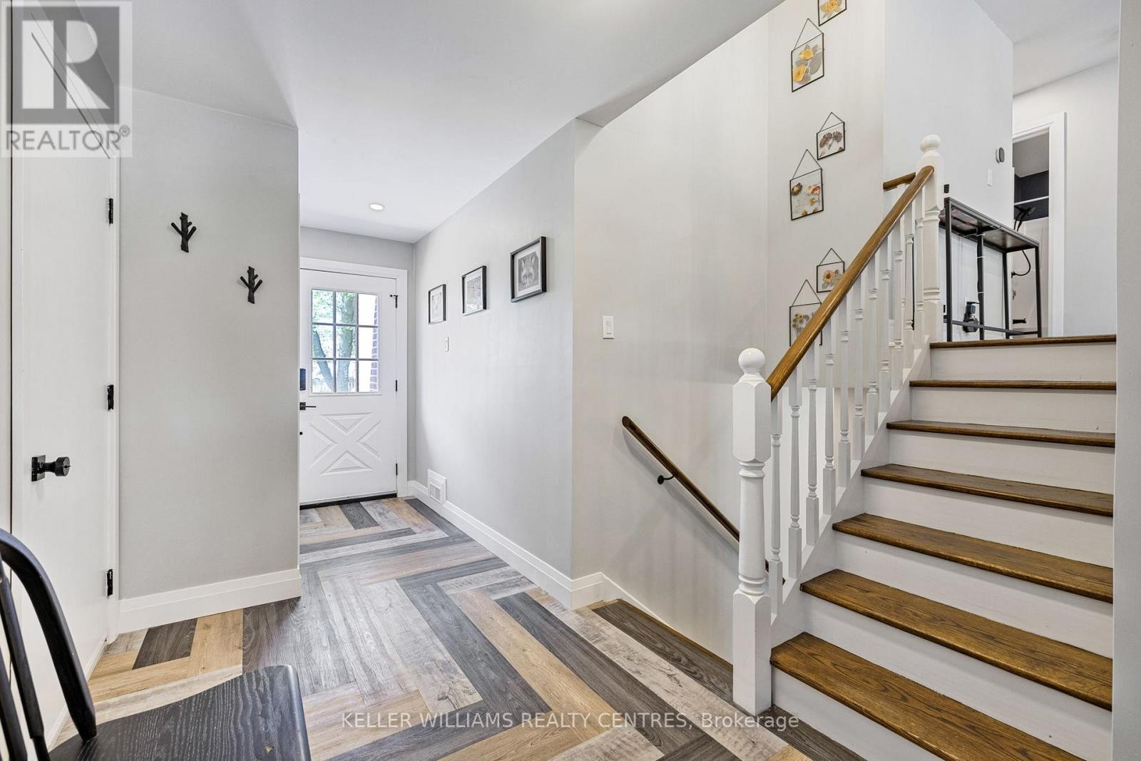 












4 SELBY STREET

,
Innisfil (Cookstown),




Ontario
L0L1L0

