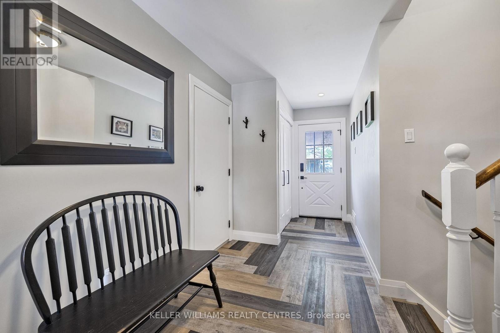 












4 SELBY STREET

,
Innisfil (Cookstown),




Ontario
L0L1L0

