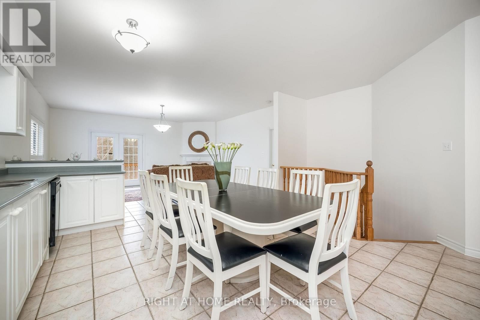 












46 WOODHAVEN CRESCENT

,
Richmond Hill (Oak Ridges),




Ontario
L4E3T2

