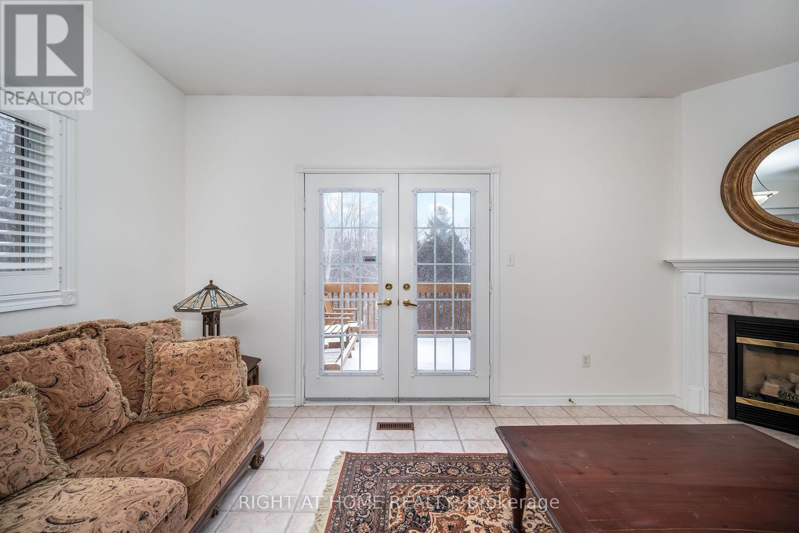 












46 WOODHAVEN CRESCENT

,
Richmond Hill (Oak Ridges),




Ontario
L4E3T2

