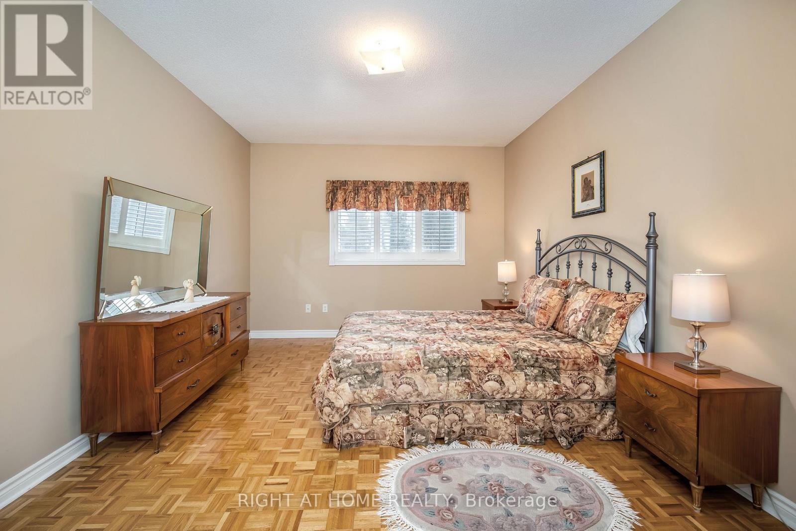












46 WOODHAVEN CRESCENT

,
Richmond Hill (Oak Ridges),




Ontario
L4E3T2

