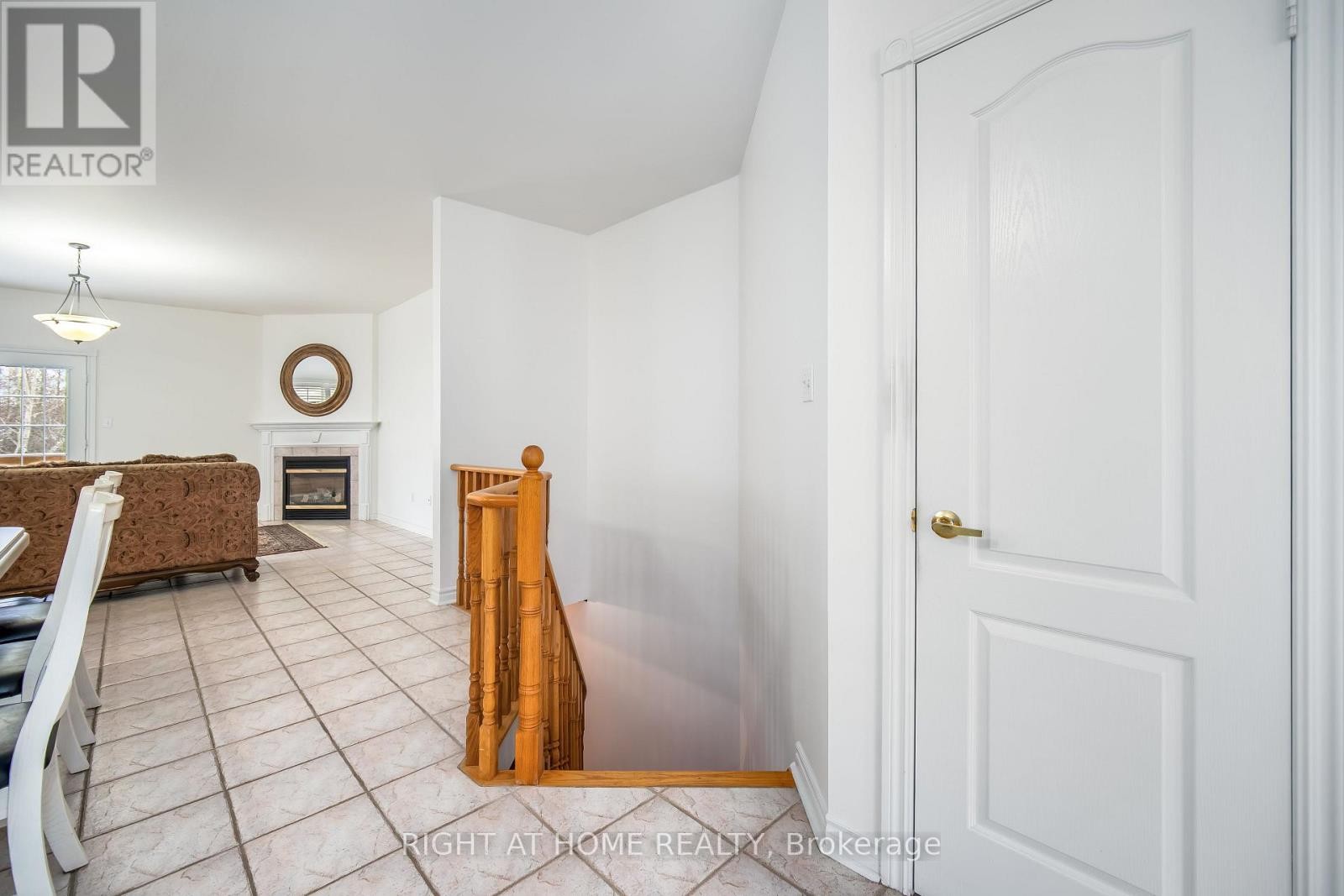 












46 WOODHAVEN CRESCENT

,
Richmond Hill (Oak Ridges),




Ontario
L4E3T2

