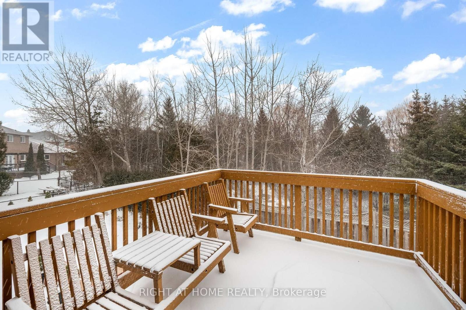 












46 WOODHAVEN CRESCENT

,
Richmond Hill (Oak Ridges),




Ontario
L4E3T2

