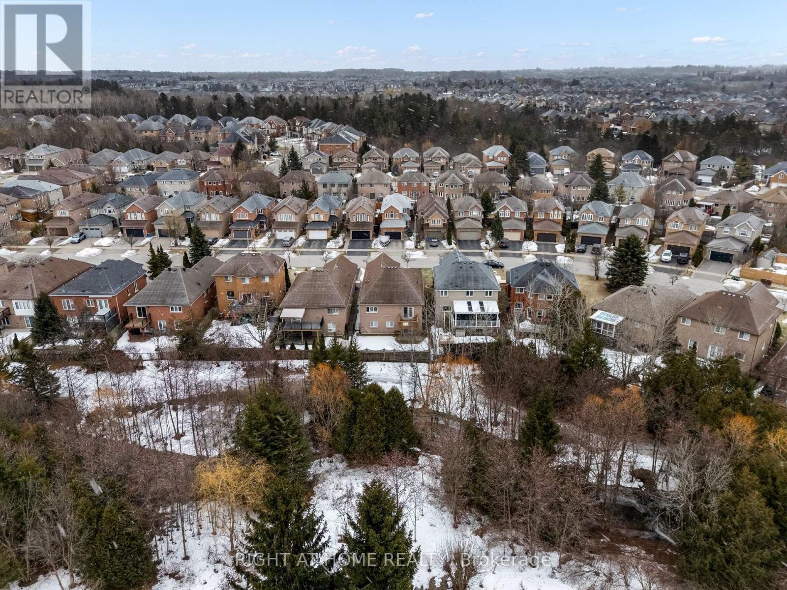 












46 WOODHAVEN CRESCENT

,
Richmond Hill (Oak Ridges),




Ontario
L4E3T2

