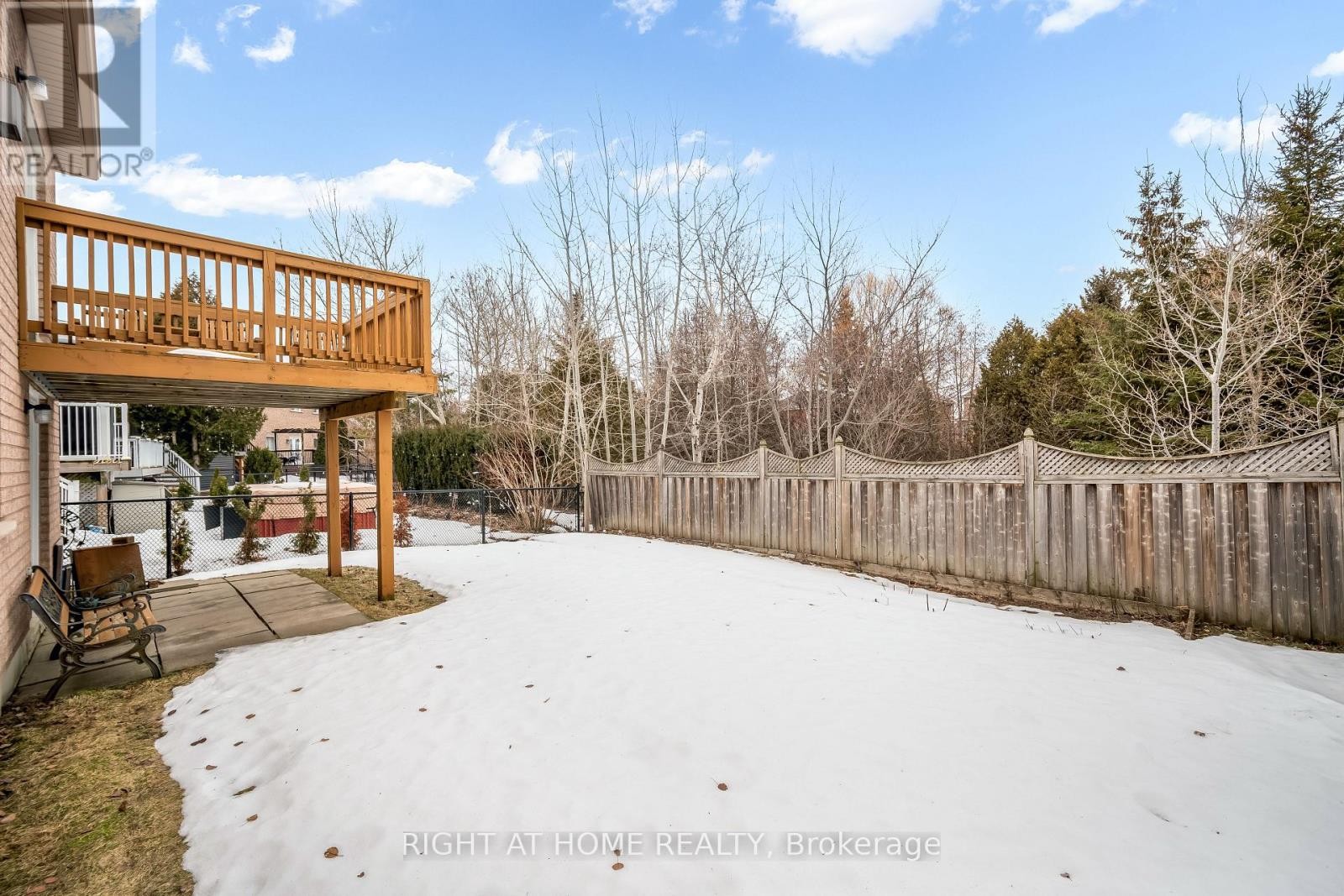












46 WOODHAVEN CRESCENT

,
Richmond Hill (Oak Ridges),




Ontario
L4E3T2


