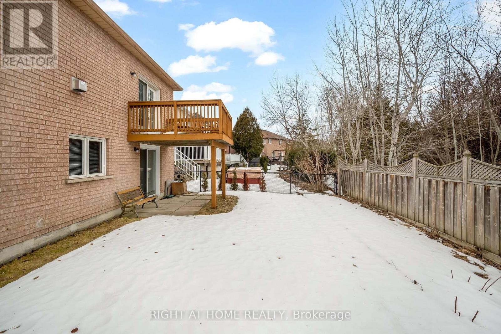 












46 WOODHAVEN CRESCENT

,
Richmond Hill (Oak Ridges),




Ontario
L4E3T2

