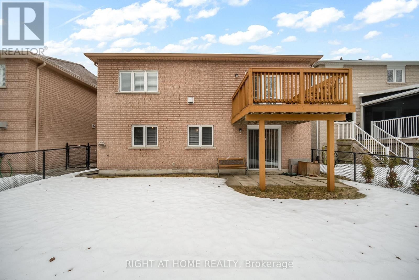 












46 WOODHAVEN CRESCENT

,
Richmond Hill (Oak Ridges),




Ontario
L4E3T2

