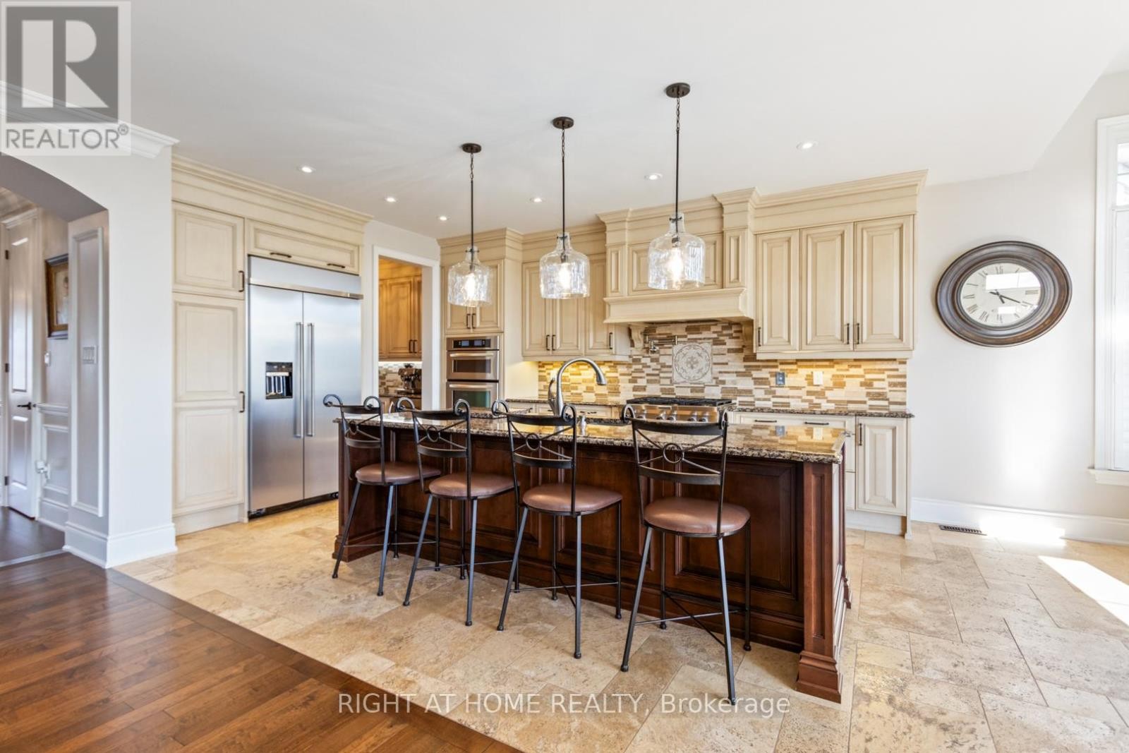 












126 VINES PLACE

,
Aurora (Bayview Southeast),




Ontario
L4G0R7

