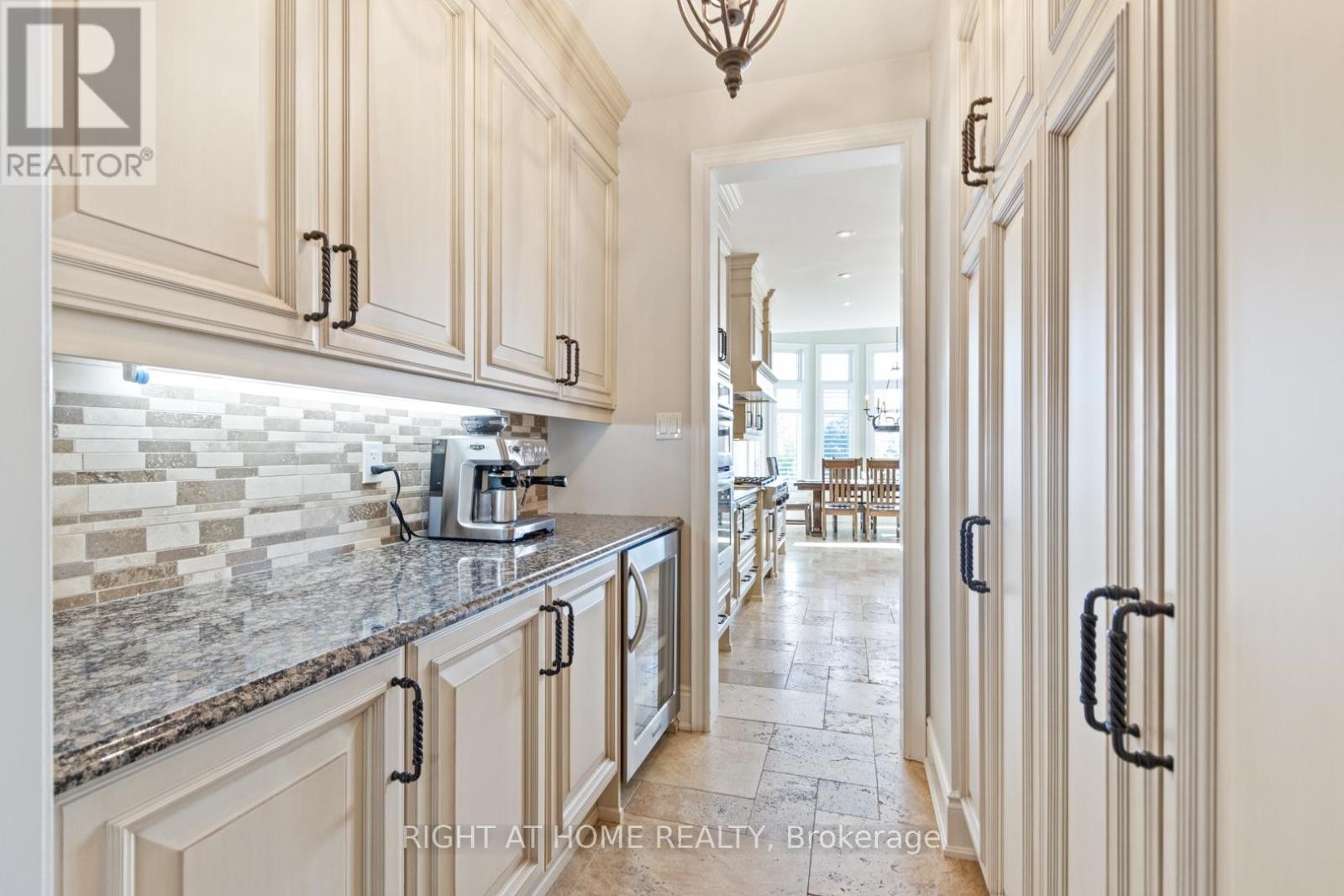 












126 VINES PLACE

,
Aurora (Bayview Southeast),




Ontario
L4G0R7

