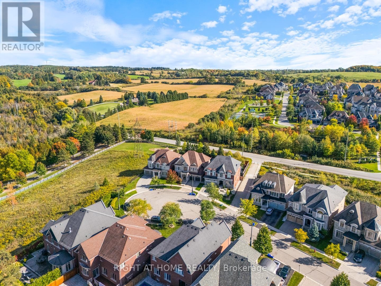 












126 VINES PLACE

,
Aurora (Bayview Southeast),




Ontario
L4G0R7

