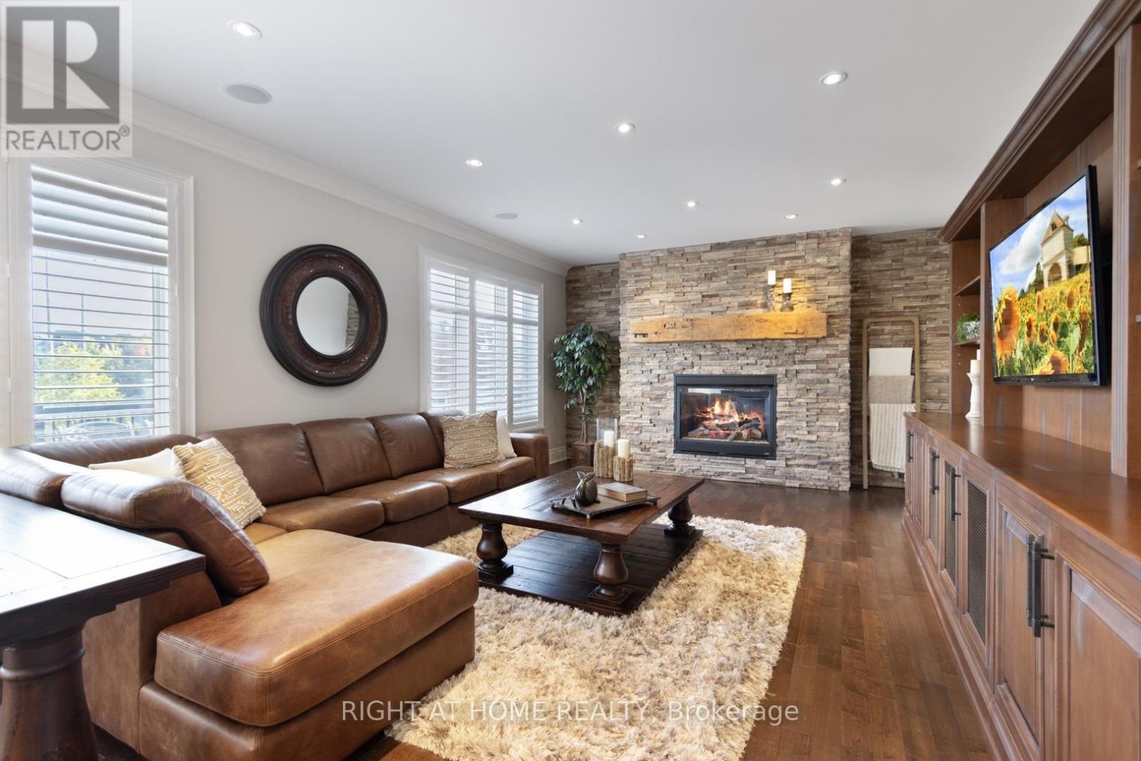 












126 VINES PLACE

,
Aurora (Bayview Southeast),




Ontario
L4G0R7

