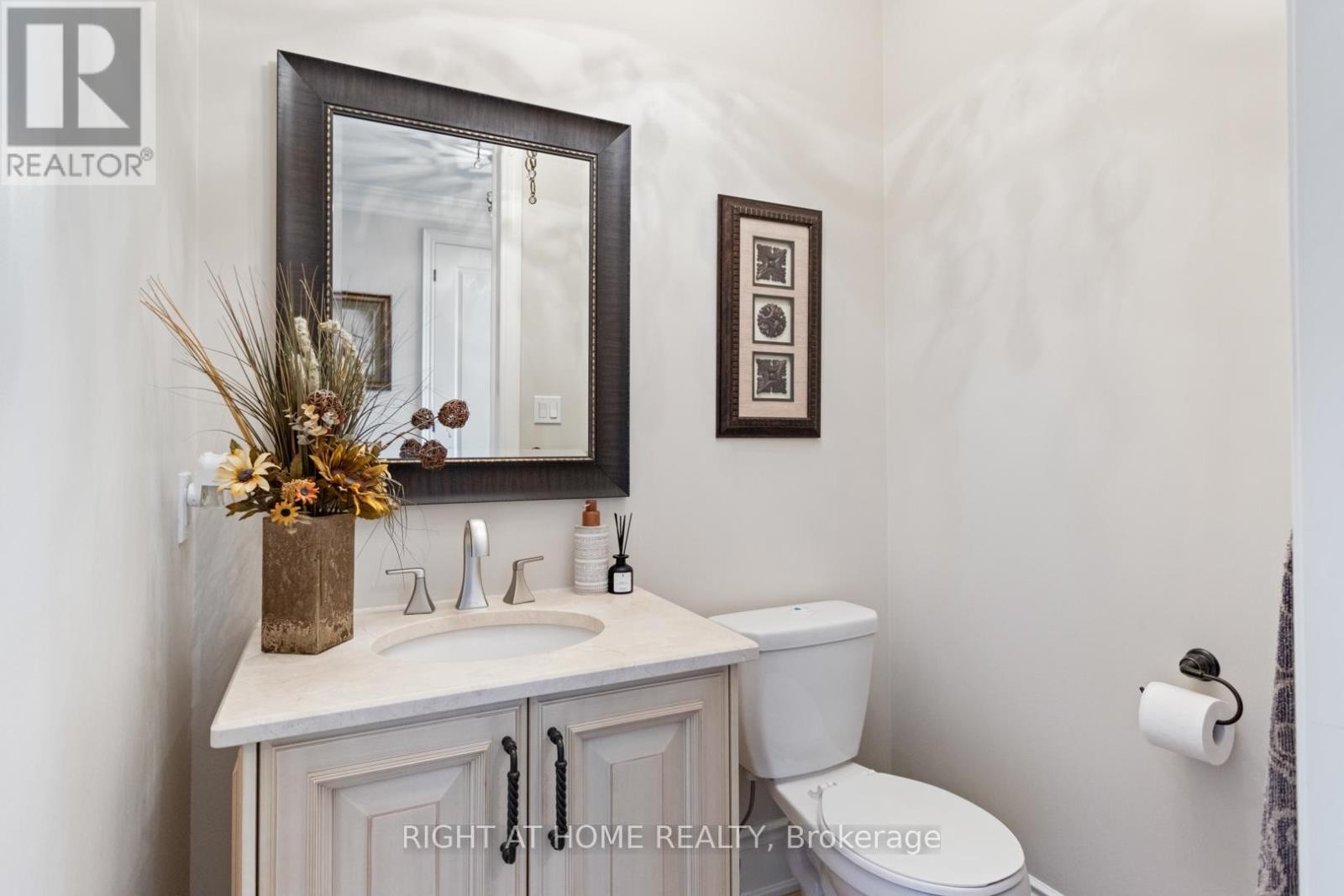 












126 VINES PLACE

,
Aurora (Bayview Southeast),




Ontario
L4G0R7

