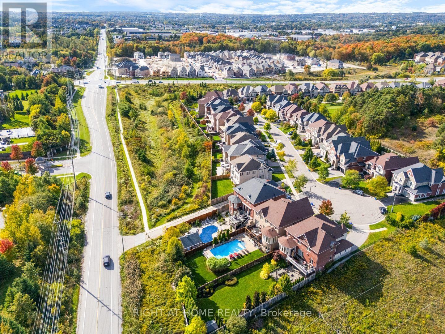 












126 VINES PLACE

,
Aurora (Bayview Southeast),




Ontario
L4G0R7

