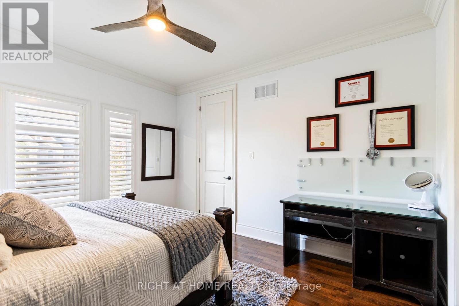 












126 VINES PLACE

,
Aurora (Bayview Southeast),




Ontario
L4G0R7

