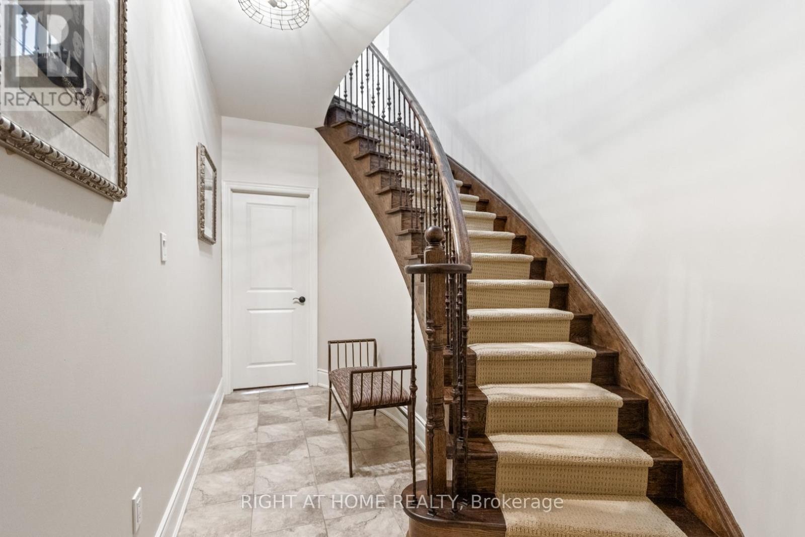 












126 VINES PLACE

,
Aurora (Bayview Southeast),




Ontario
L4G0R7

