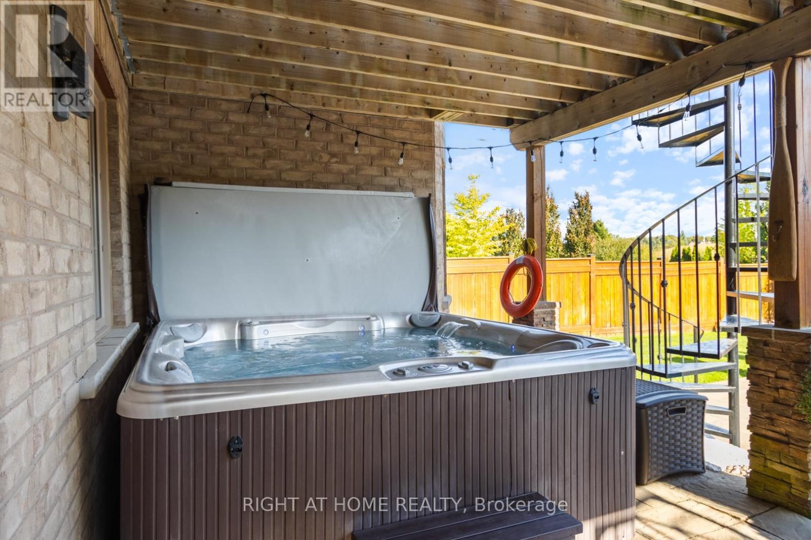 












126 VINES PLACE

,
Aurora (Bayview Southeast),




Ontario
L4G0R7

