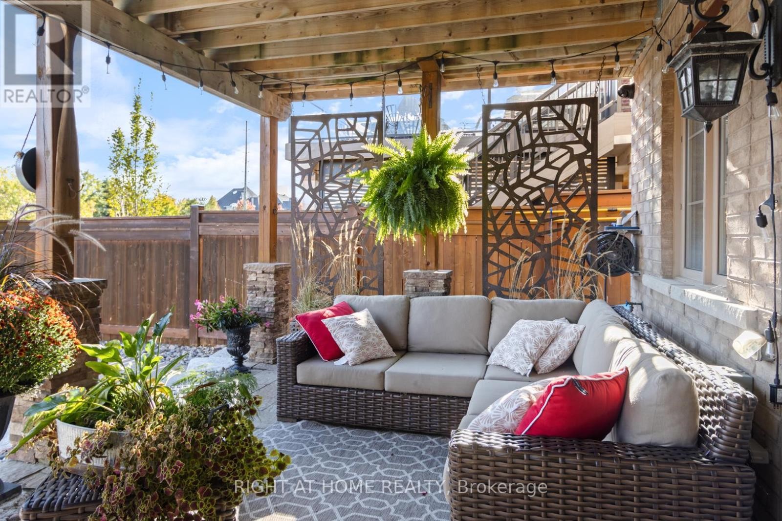 












126 VINES PLACE

,
Aurora (Bayview Southeast),




Ontario
L4G0R7

