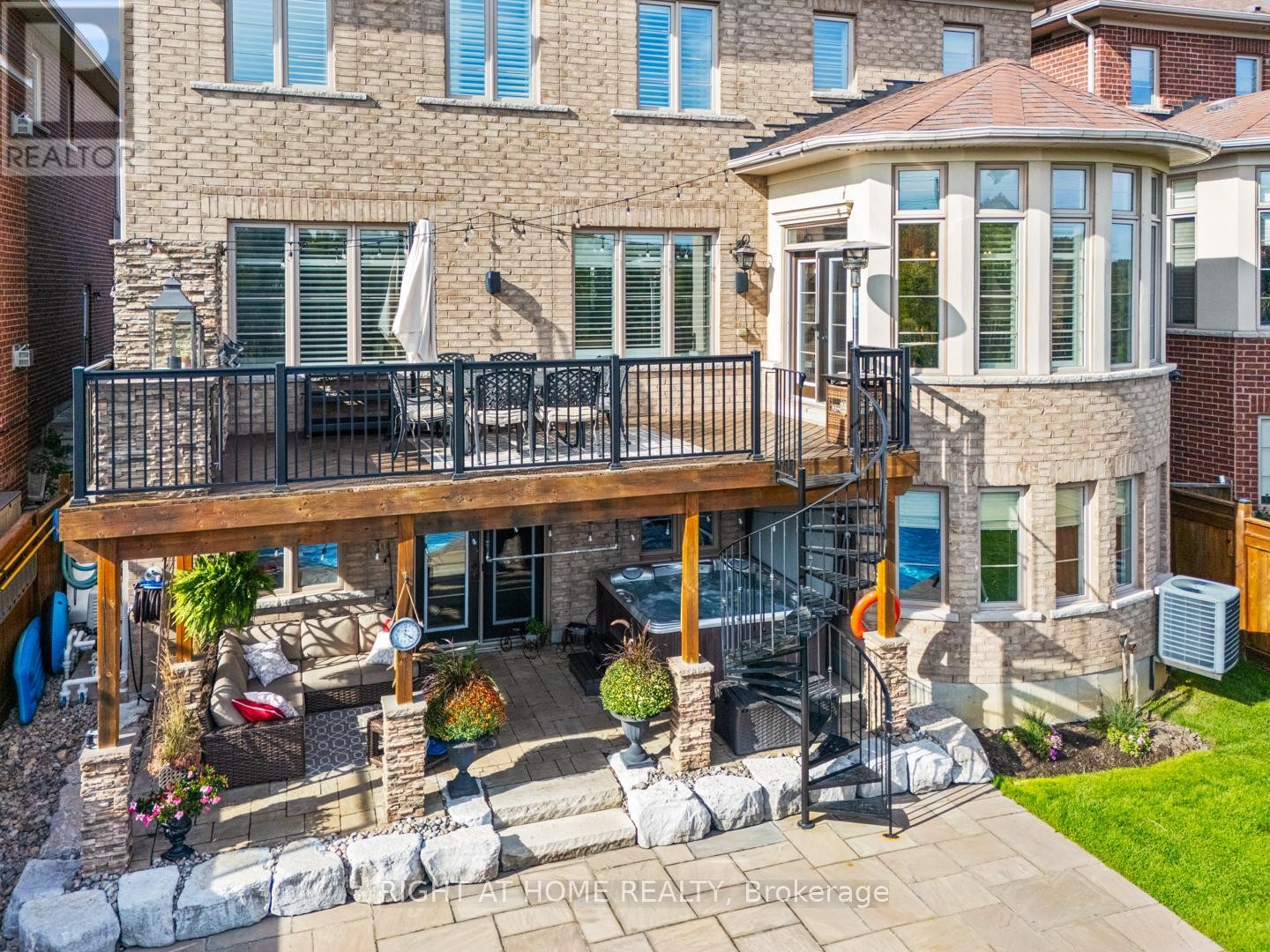 












126 VINES PLACE

,
Aurora (Bayview Southeast),




Ontario
L4G0R7

