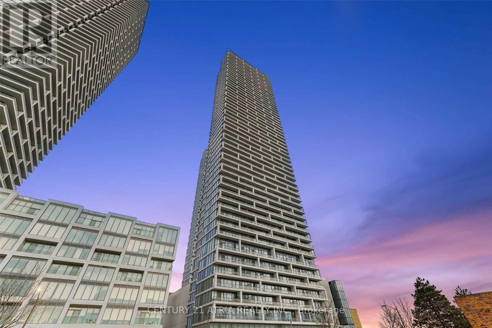 












2611 - 5 BUTTERMILL AVENUE

,
Vaughan (Vaughan Corporate Centre),




Ontario
L5W1B6


