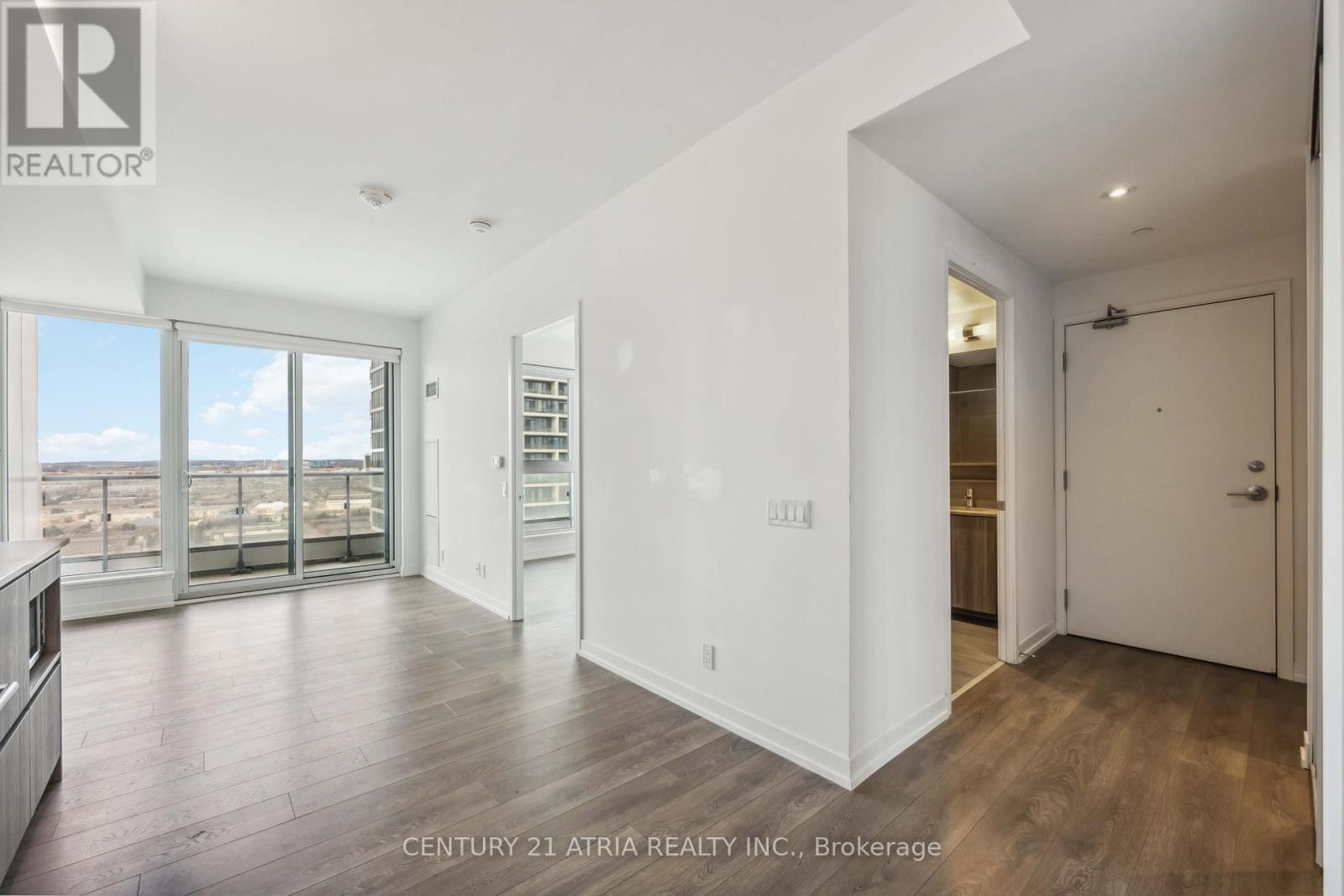 












2611 - 5 BUTTERMILL AVENUE

,
Vaughan (Vaughan Corporate Centre),




Ontario
L5W1B6

