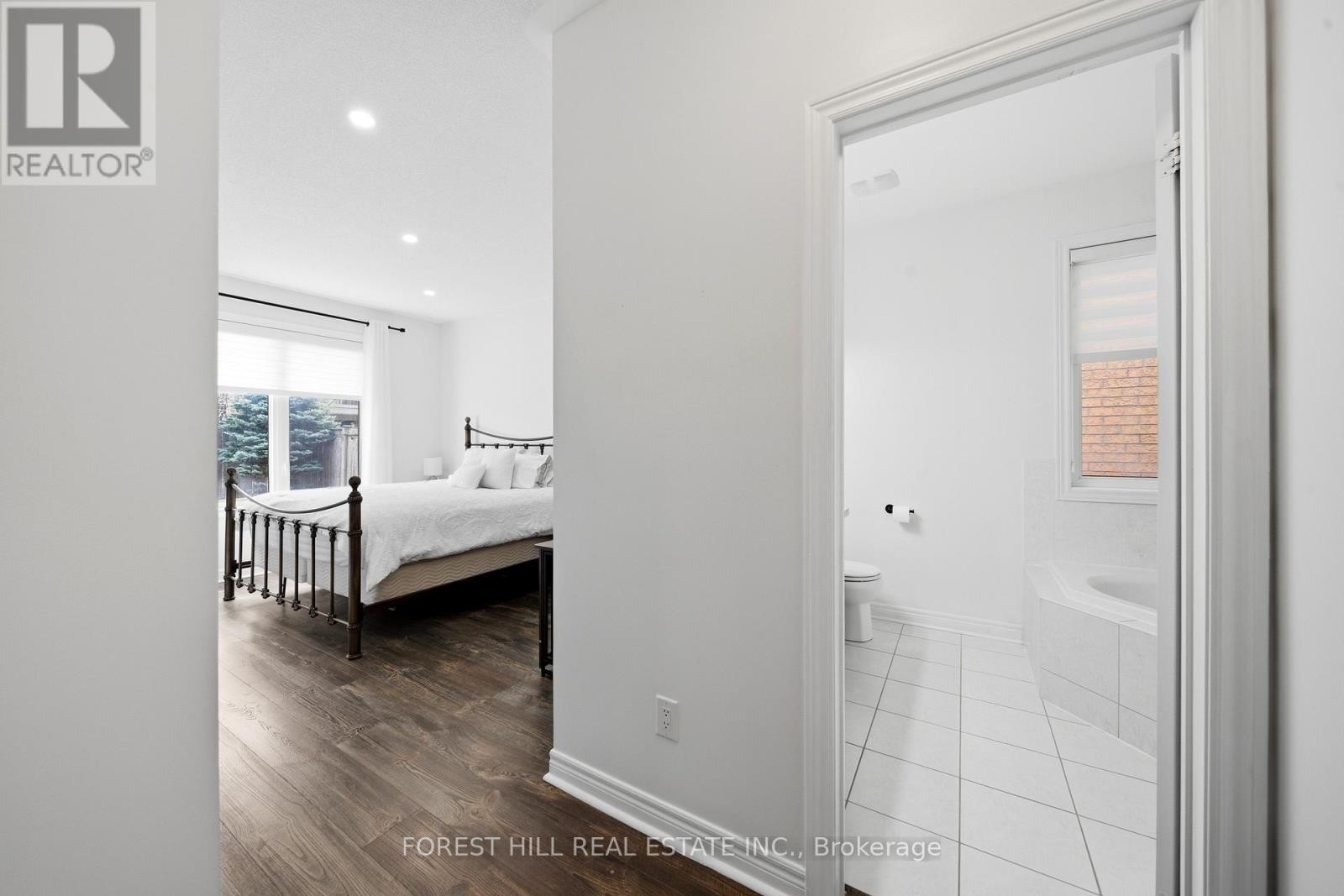 












43 MILLIGAN STREET

,
Bradford West Gwillimbury (Bradford),




Ontario
L3Z0A5

