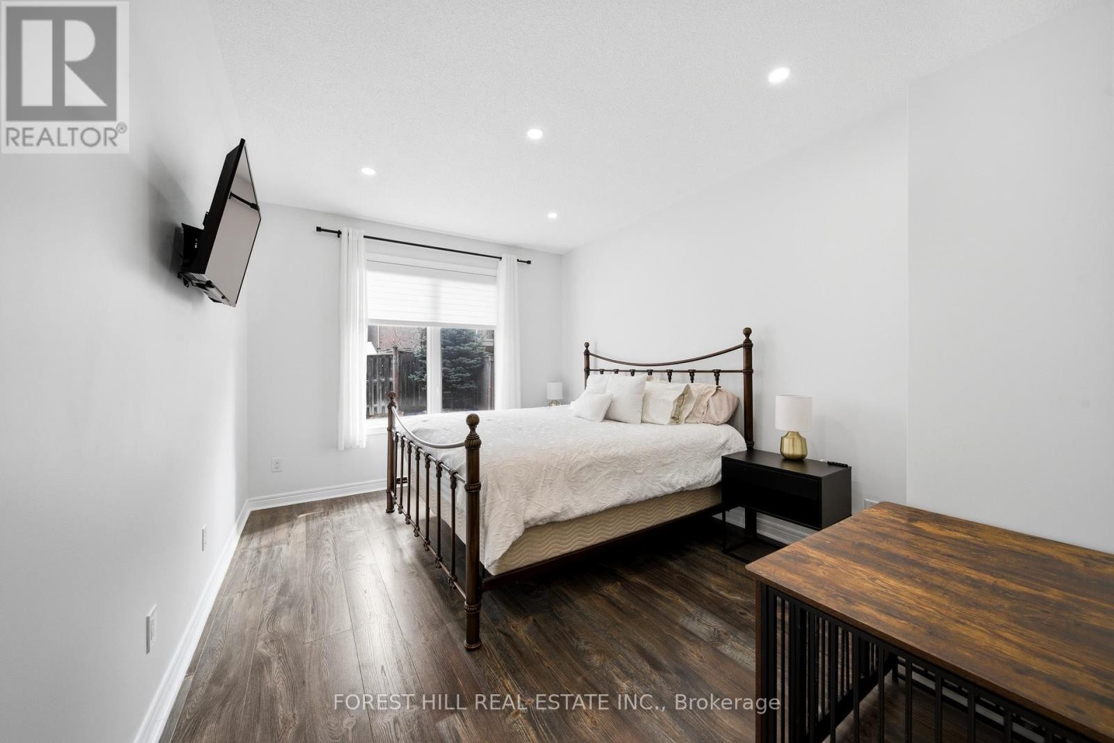 












43 MILLIGAN STREET

,
Bradford West Gwillimbury (Bradford),




Ontario
L3Z0A5

