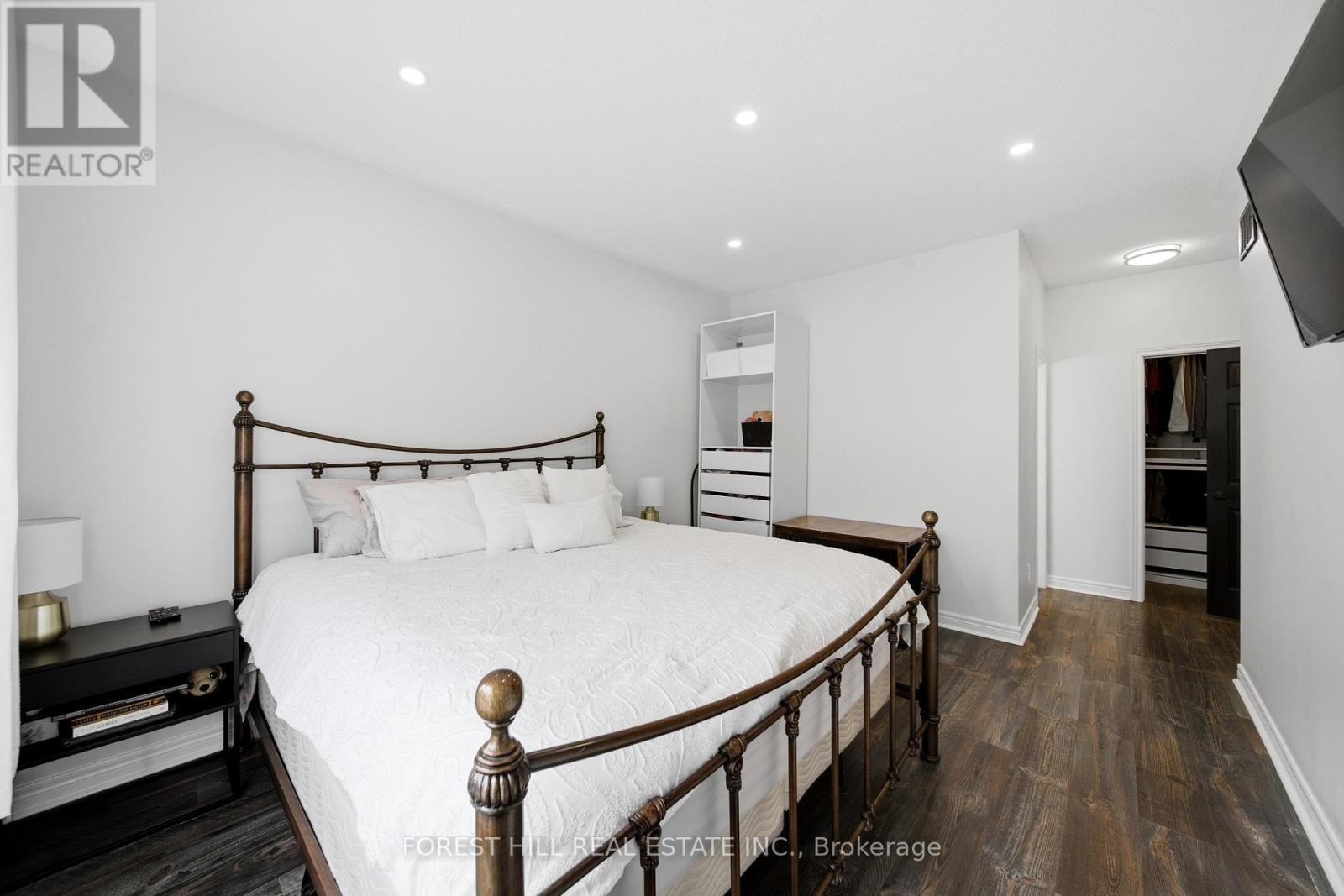 












43 MILLIGAN STREET

,
Bradford West Gwillimbury (Bradford),




Ontario
L3Z0A5

