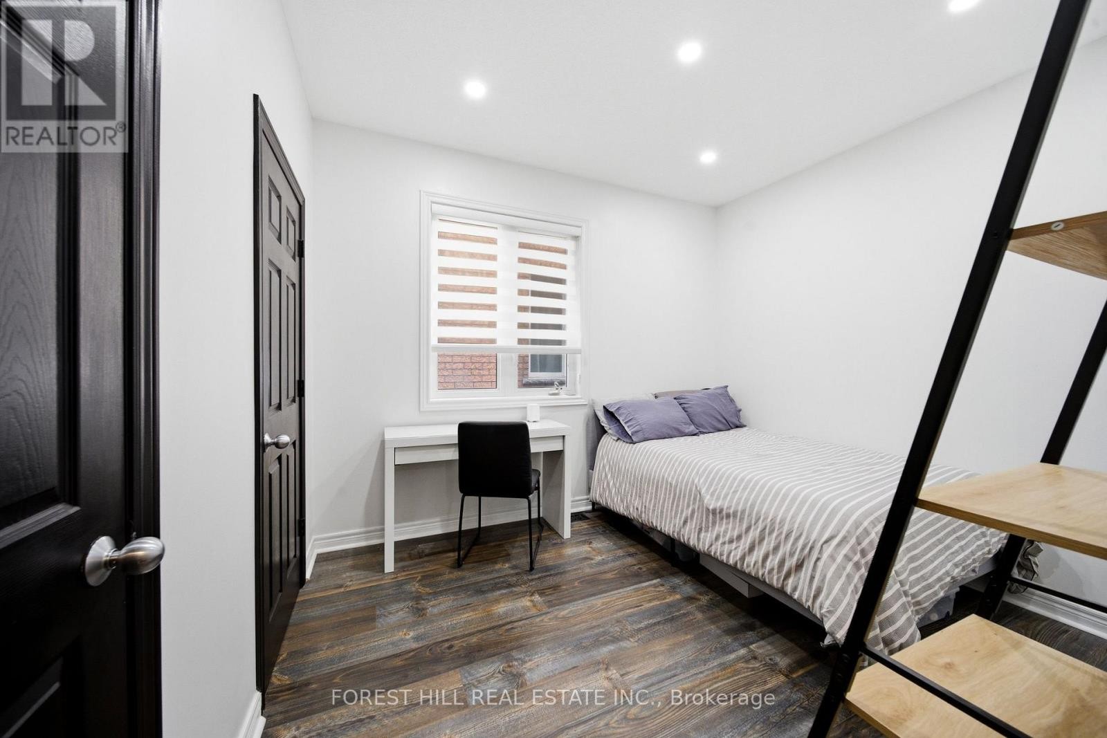 












43 MILLIGAN STREET

,
Bradford West Gwillimbury (Bradford),




Ontario
L3Z0A5

