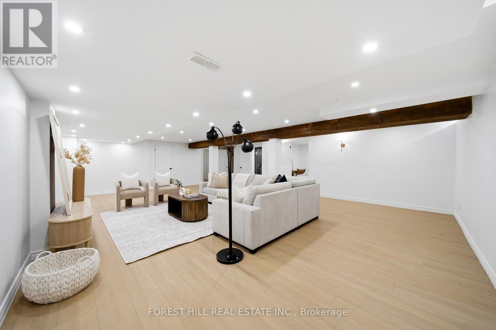 












43 MILLIGAN STREET

,
Bradford West Gwillimbury (Bradford),




Ontario
L3Z0A5

