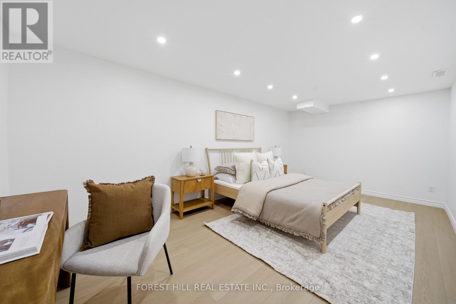 












43 MILLIGAN STREET

,
Bradford West Gwillimbury (Bradford),




Ontario
L3Z0A5

