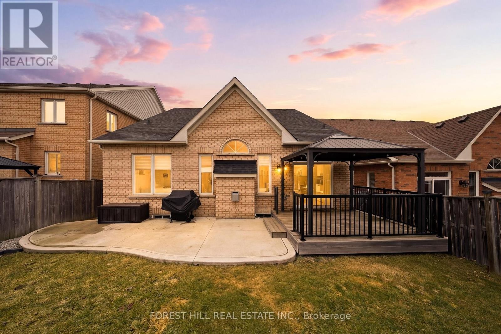 












43 MILLIGAN STREET

,
Bradford West Gwillimbury (Bradford),




Ontario
L3Z0A5

