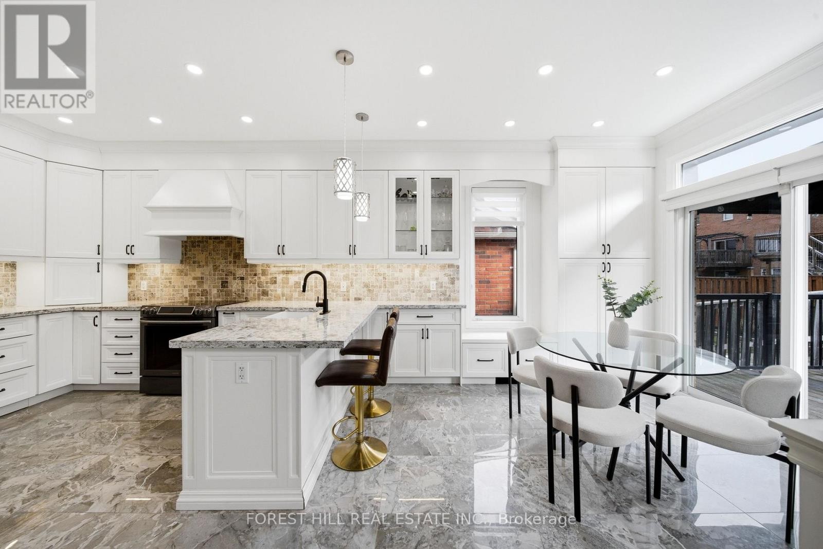 












43 MILLIGAN STREET

,
Bradford West Gwillimbury (Bradford),




Ontario
L3Z0A5

