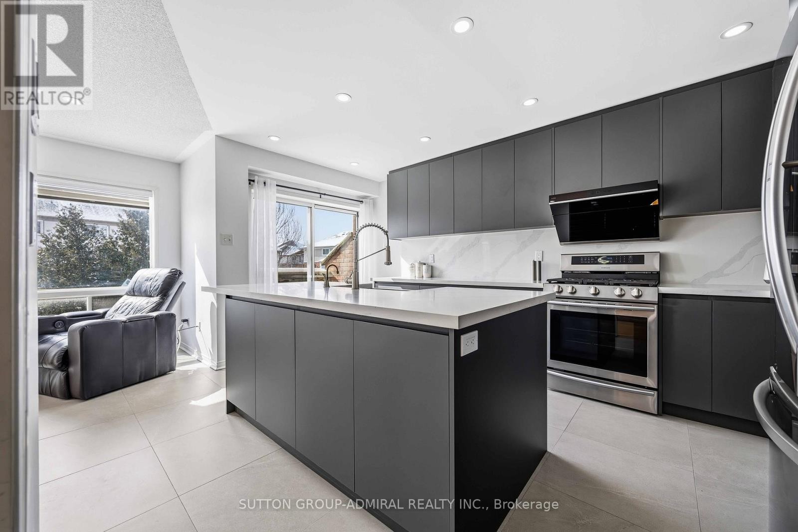 












75 JAMES SCOTT ROAD

,
Markham (Vinegar Hill),




Ontario
L3P7W6

